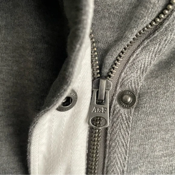 Abercrombie & Fitch Gray Hooded Jacket Womens size XS - Picture 4 of 8